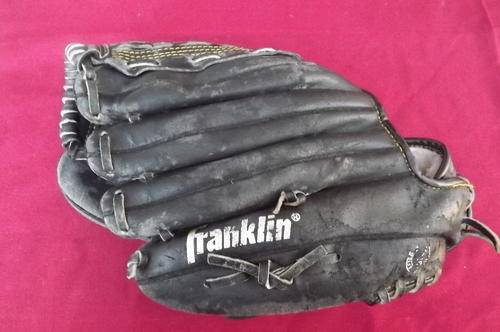 Franklin Field Master 4685-12" Left Baseball Glove - good condition - see scans