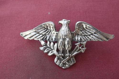 Eagle Brooch - 4.5x9cm - good condition