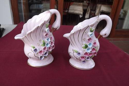 Set of 2 Stunning Porcelain Vases by Lamode - Swans with Small Porcelain Flowers - height - 13cm
