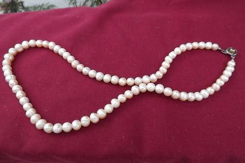 String of Fresh Water Pearls - 7mm diameter - length 45cm
