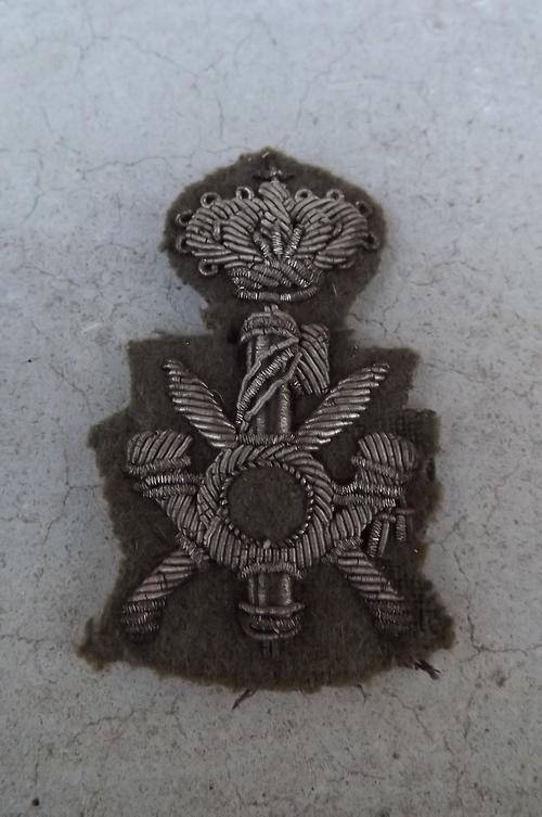 Italian Early Fascist Silver Wire Cloth Badge - 3.5x6cm - cut from green uniform - good cond