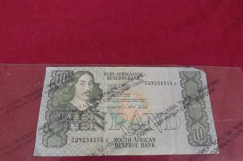 SA R10 Note in Alpha numerical numbers signed CL Stals - good condition