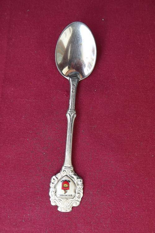 Souvenir Teaspoon from Queenstown in good condition