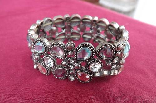 Beautiful Stretch Bangle with Stones in Soft Colours - good condition