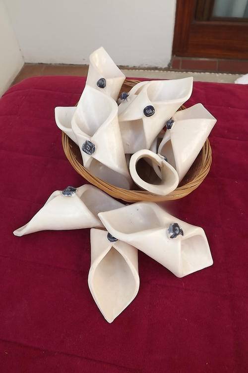 Beautiful Set of 11 Pottery Serviette Holders in Beige & Blue . Modern . Length 13cm.