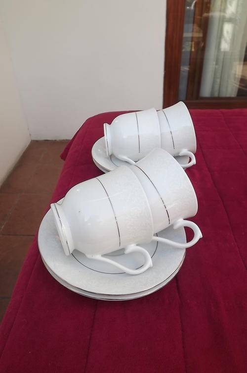 Lovely Set of 4 Silver Lace Fine China Cups and Saucers with Embossed Lace Pattern & Silver Rims