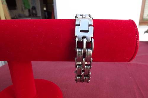 Handsome bracelet in stainless steel. As new condition,