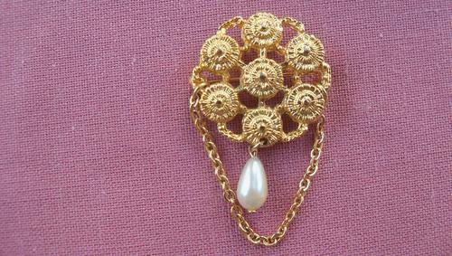 Vintage Brooch as per scan