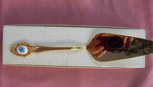Cake Lifter - 24 carat gold plated - with porcelain decoration