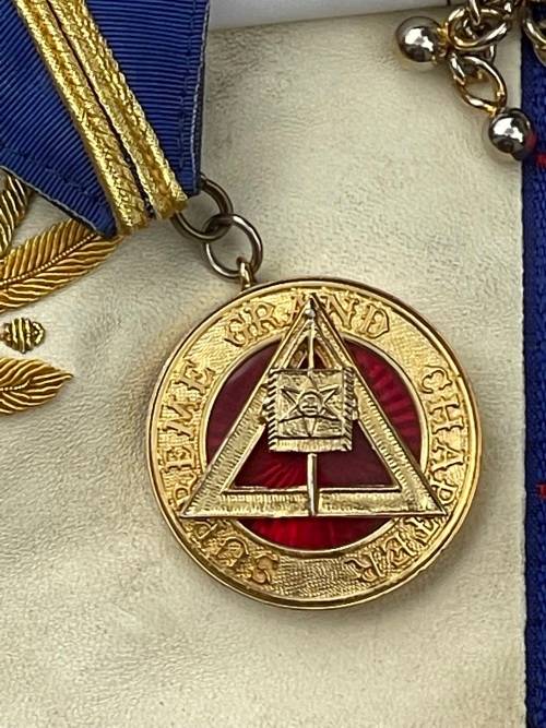 MASONIC FULL REGALIA / GRAND CHAPTER *VINTAGE* RA 70s ESTIMATE R 700 - R 1 200