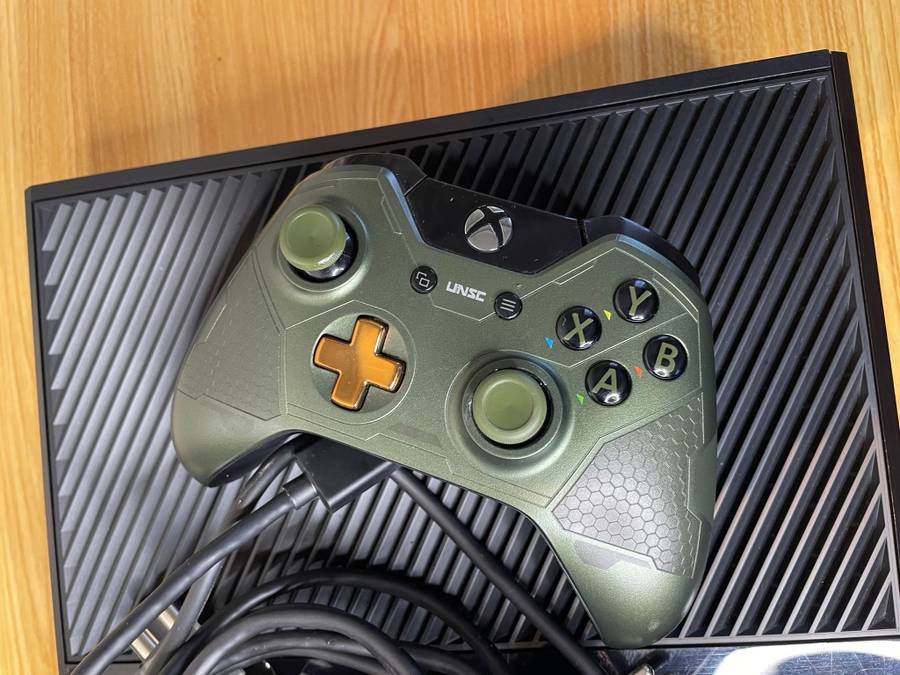 Microsoft Xbox One - 500GB + 1  Xbox Custom Controller
