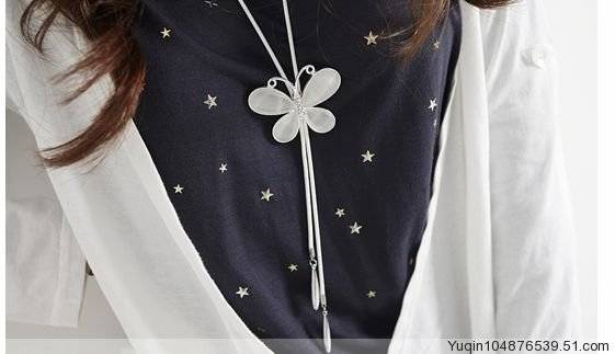 LONG STRING BUTTERFLY NECLACE