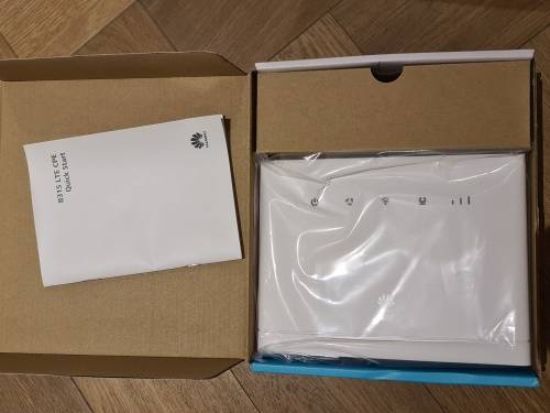 Huawei B315 LTE 4G Router - MINT AND COMPLETE IN BOX ACCESSORIES STILL SEALED.