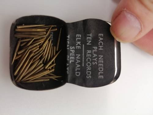 ### Vintage gramophone needles x stacks!!! x 3 tins###