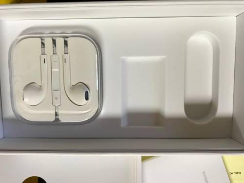 IPHONE 6 PLUS 64GB + FREE ORIGINAL XIAOMI MI BAND 2 SMART WATCH WITH BLUETOOTH 4.0