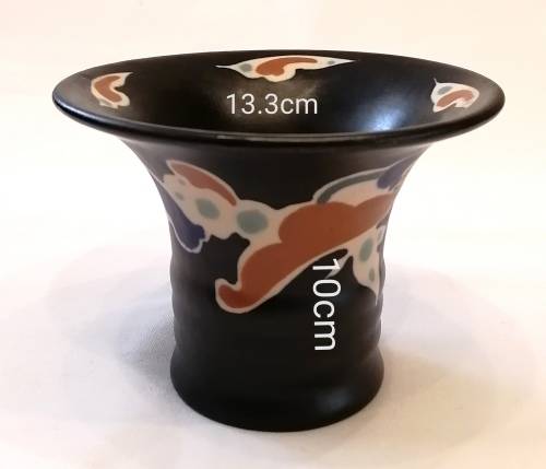 Beautiful Gouda, Regina vase in the rare Perla pattern