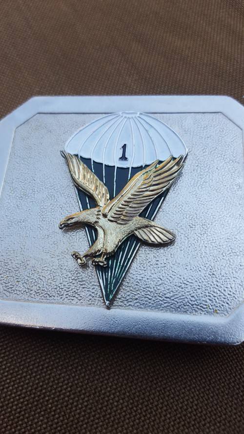 SADF era 1 Para Bn metal stable-belt buckle - new and unused condition with loose clips