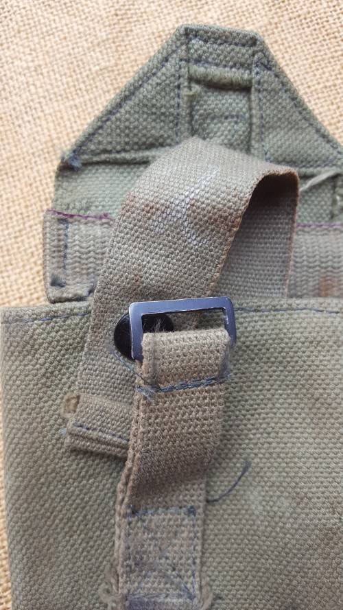 a very rare find - very scarce Rhodesian single mag patt 69 ammo pouch in great condition (nr2)