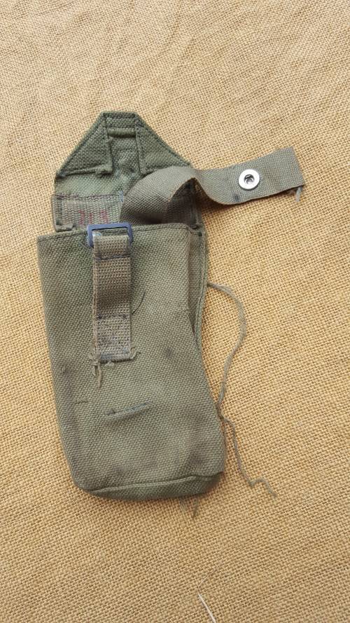 a very rare find - very scarce Rhodesian single mag patt 69 ammo pouch in great condition (nr2)