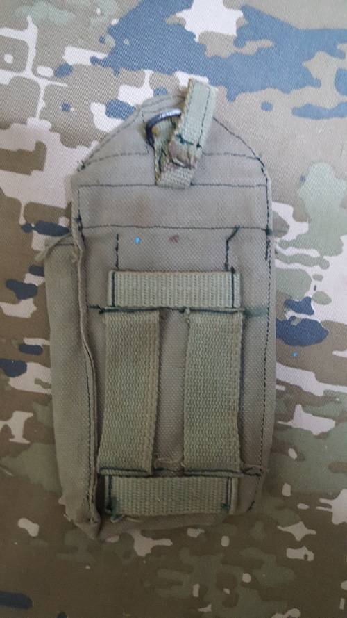 a very rare find - very scarce Rhodesian single mag patt 69 ammo pouch in great condition (nr1)