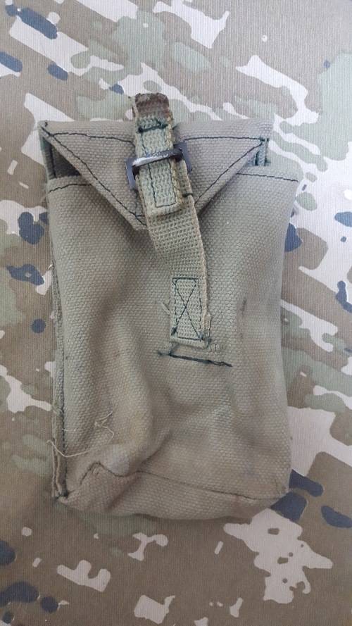 a very rare find - very scarce Rhodesian single mag patt 69 ammo pouch in great condition (nr1)