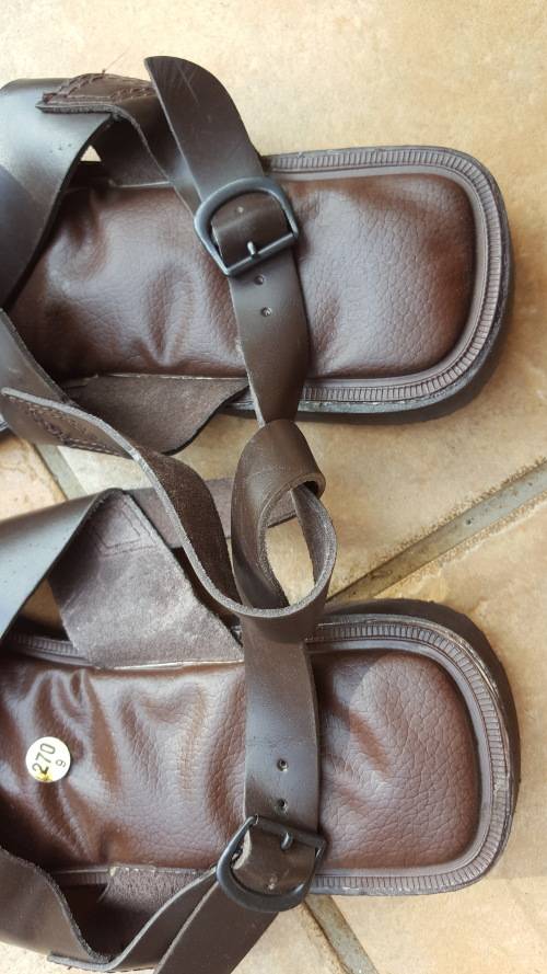 new unused size "270" (UK9) SADF era issue leather sandals very similar to type used in WW2/ LRDG