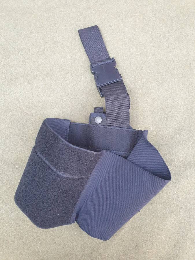 scarce used SADF era original SA SF Recce used/issue black nylon drop-leg thigh holster urban kit