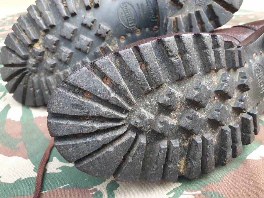 Original UK made ITSHIDE earlier type SA Army Para Bn issue `jumpers` combat boots size 10 UK Wide