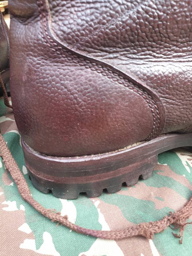 Original UK made ITSHIDE earlier type SA Army Para Bn issue `jumpers` combat boots size 10 UK Wide