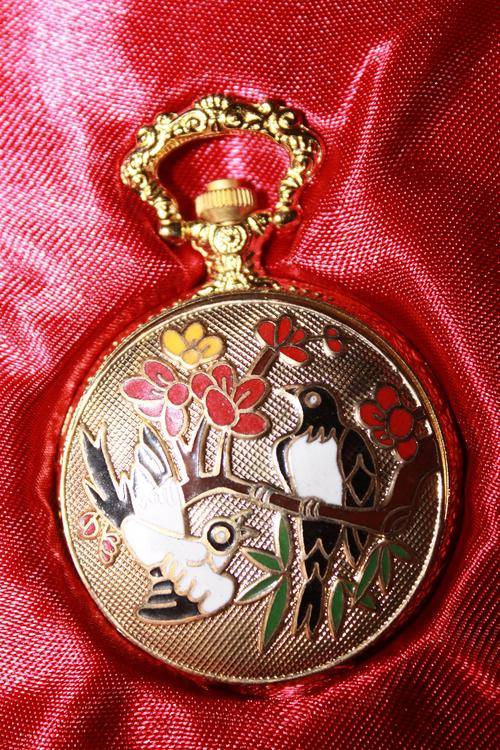QUARTZ POCKET WATCH!!BIRDS ON COVER!!