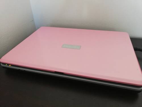 ***ADVENT 8215P PINK LAPTOP, 15.4 ". 500GB HDD, 1GB RAM***PLEASE READ***