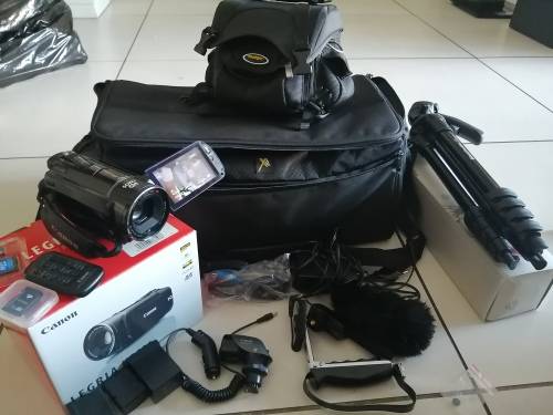 ****FULL PROFESSIONAL CANON LEGRIA AND ALL EQUIPMENT, USED ONCE OVER R20 000 VALUE***