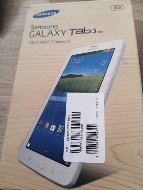 ***SAMSUNG GALAXY TAB 3, 3G, WIFI, 8GB +32GB CARD IN BOX WITH CHARGER AND POUCH. SM-T116****