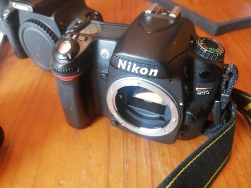 ***LATE ENTRY**LOT OF CAMERAS ** NIKON D80 , CANON 350D , LENS, CHARGERS AND CABLES*****
