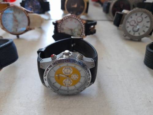 ***START YOUR OWN BUSINESS**FREE FREIGHT**BULK LOT OF 20 WATCHES*BEEN IN STORAGE**SOLD AS PER PICS**