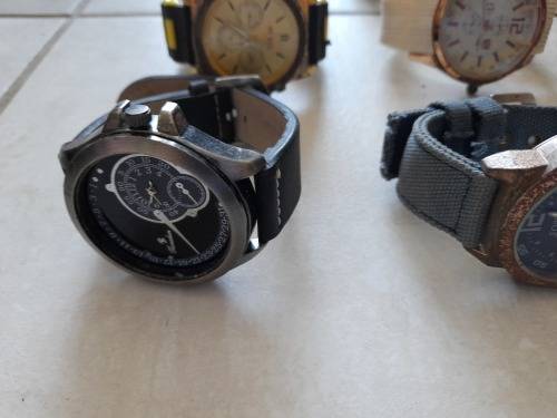 ***START YOUR OWN BUSINESS**FREE FREIGHT**BULK LOT OF 20 WATCHES*BEEN IN STORAGE**SOLD AS PER PICS**