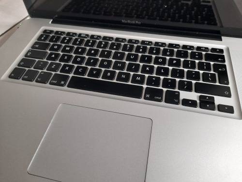 ****FREE FREIGHT FRIDAY***I5 APPLE MAC BOOK PR0 2010 4GB RAM, 500GB HDD**WAS WORKING,NOW NO DISPLAY*