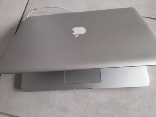 ****FREE FREIGHT FRIDAY***I5 APPLE MAC BOOK PR0 2010 4GB RAM, 500GB HDD**WAS WORKING,NOW NO DISPLAY*