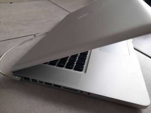 ****FREE FREIGHT FRIDAY***I5 APPLE MAC BOOK PR0 2010 4GB RAM, 500GB HDD**WAS WORKING,NOW NO DISPLAY*