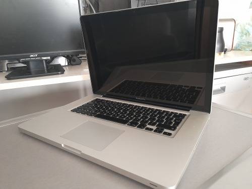 ****FREE FREIGHT FRIDAY***I5 APPLE MAC BOOK PR0 2010 4GB RAM, 500GB HDD**WAS WORKING,NOW NO DISPLAY*