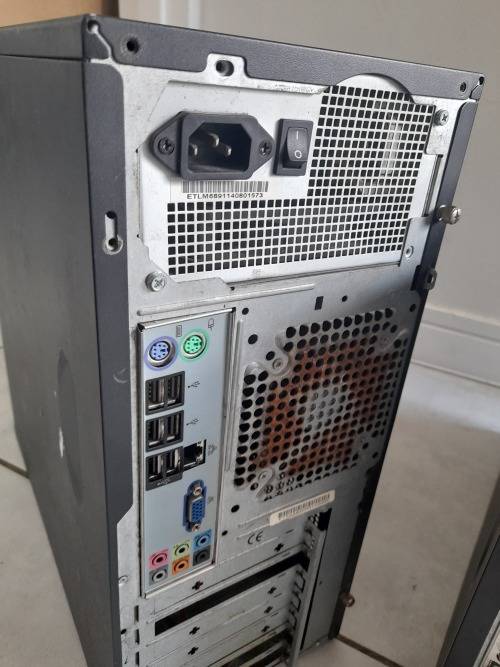 **COMBO DEAL**2 X PC BOXES,COMPLETE WITH HARD DRIVES AND RAM**REPAIRS OR SPARES*