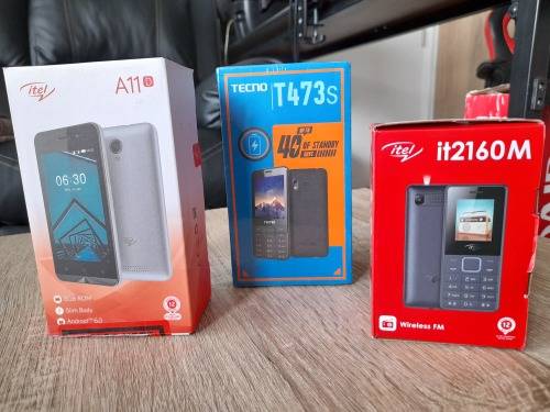 *CRAZY SPECIAL***FREE FREIGHT**3 x CELL PHONES IN BOX WITH CHARGERS AND EARPHONES IN BOX****