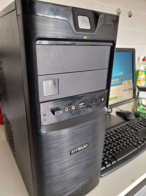 *TOP SPEC*GAMING PC SETUP**AMD A10 6800, MSI MILITARY CLASS 3, 8GB RAM, 500GB SSD, 4,1GZH*SCREEN ETC