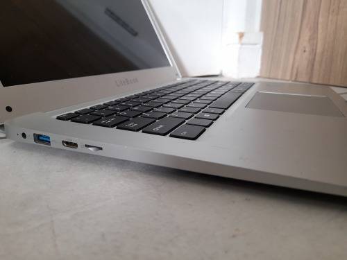***FREE FREIGHT FRIDAY****CONNEX LAPTOP DOES NOT TURN ON, NO CHARGER*****