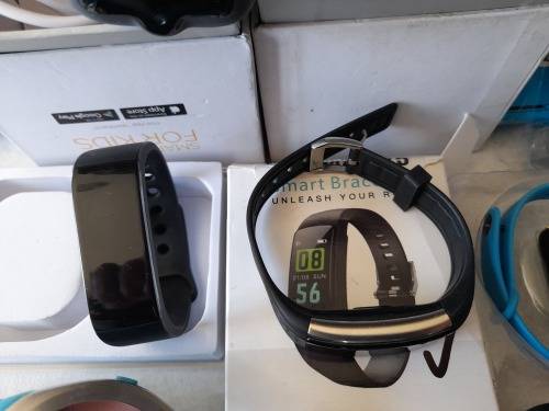 ***SNAP FRI SPECIAL**LIQUIDATION STOCK**BULK LOT OF UNTESTED 3G SMART WATCHES*****