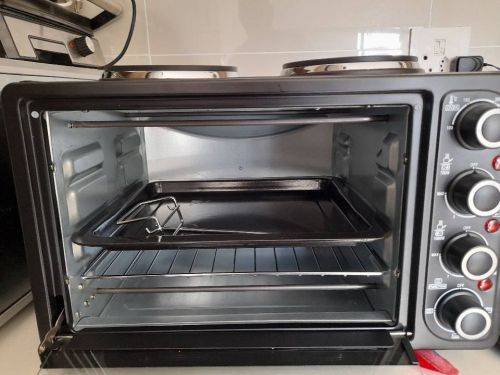 **MONTH END DEAL*BRAND NEW SALTON MINI KITCHEN, OVEN AND 2 PLATE TOP STOVE*****