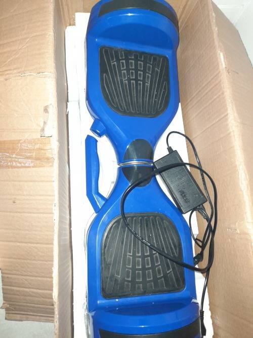 **MONTH END DEAL***6.5 Inch Smart Auto Balance Hoverboard With Bluetooth Speaker in box with charger