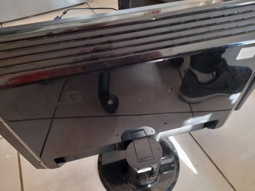 **LAST OF CLEARANCE SALE***4 X  LCD PC SCREENS***ONE BID FOR ALL***