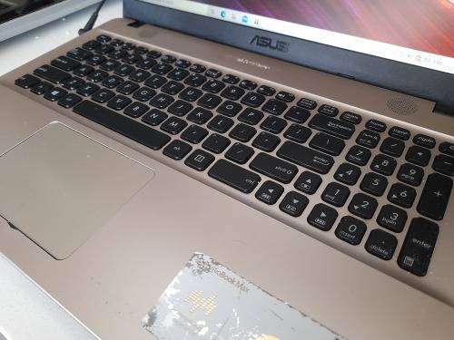 *PRE SUMMER DEAL***ASUS VIVOBOOK MAX F541N WITH CHARGER AND  FREE LAPTOP BAG***