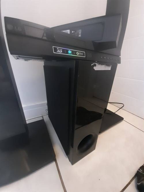 *USED LG LHD657 DVD HOME THEATRE SYSTEM, BLUETOOTH, DVD, USB, 1000W. 51CH, TOP QUALITY*